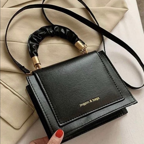 Black handbag over the shoulder - Picture 2 of 3